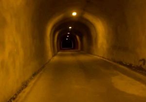 旧割石トンネル