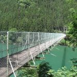 秩父湖に架かる吊り橋