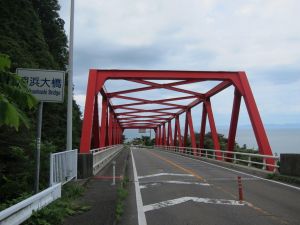 シーサイドラインの赤い橋