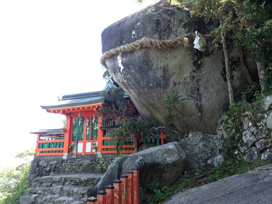 神倉神社(ゴトビキ岩)