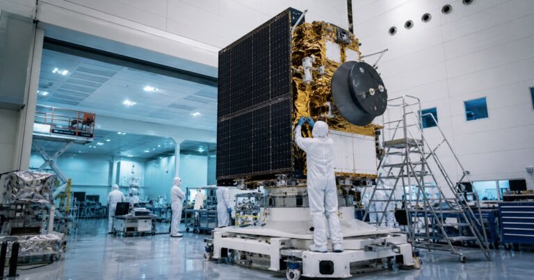 衛星は打上げ前にどこで仕上げられる　NASAが選んだ処理施設の仕事