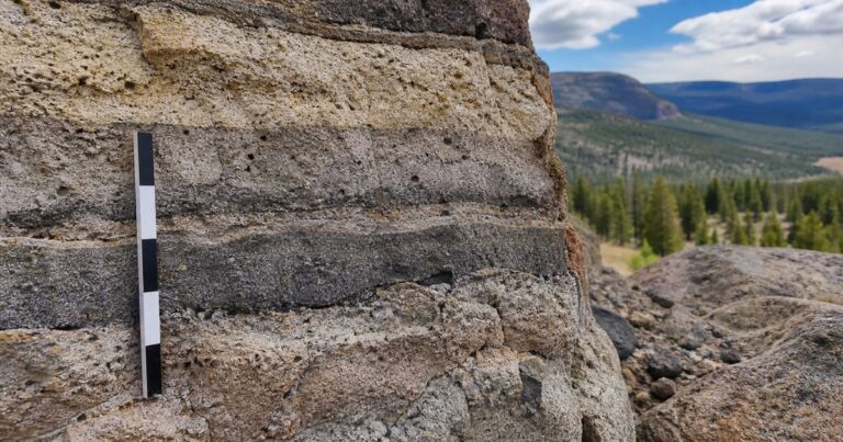 超巨大噴火は一瞬ではなかった　Lava Creek Tuffの新しい時間像